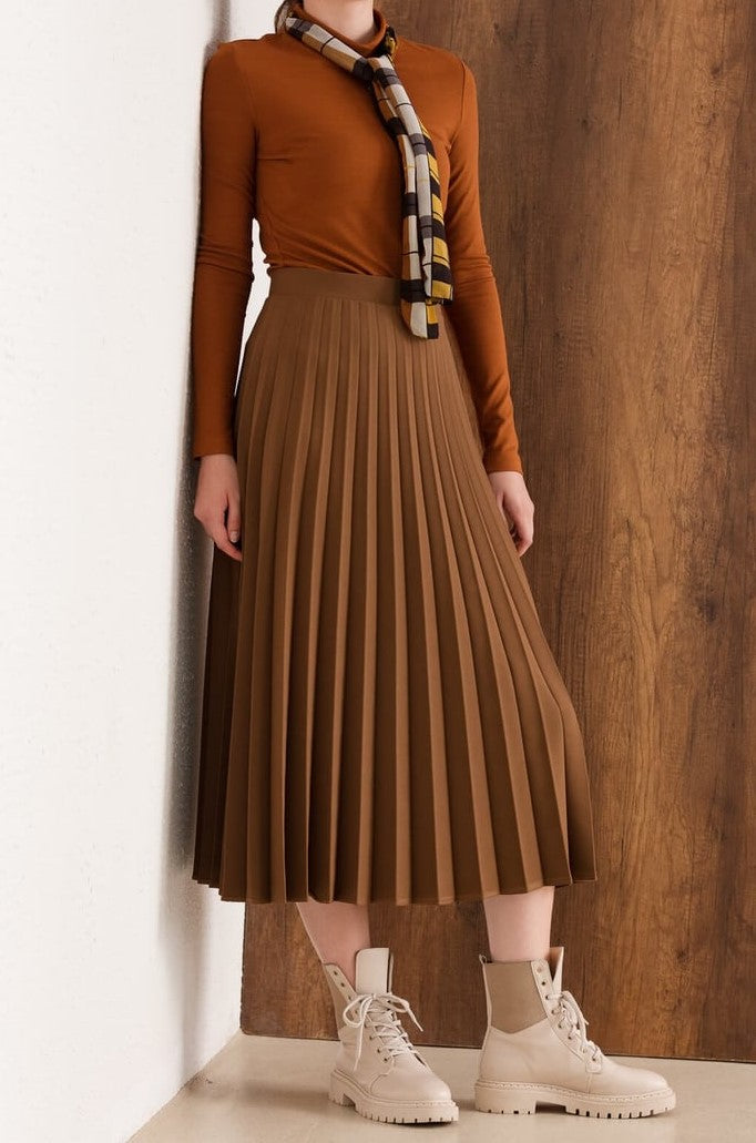 Jupe Plissée Marron avec une fermeture a coté