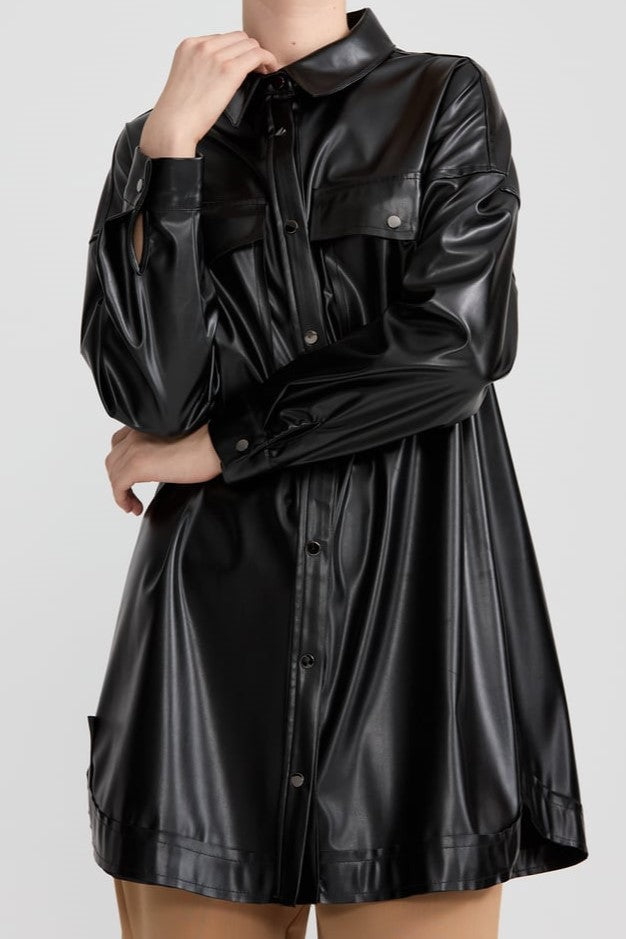 Tunique en similicuir à manches basses et col chemise