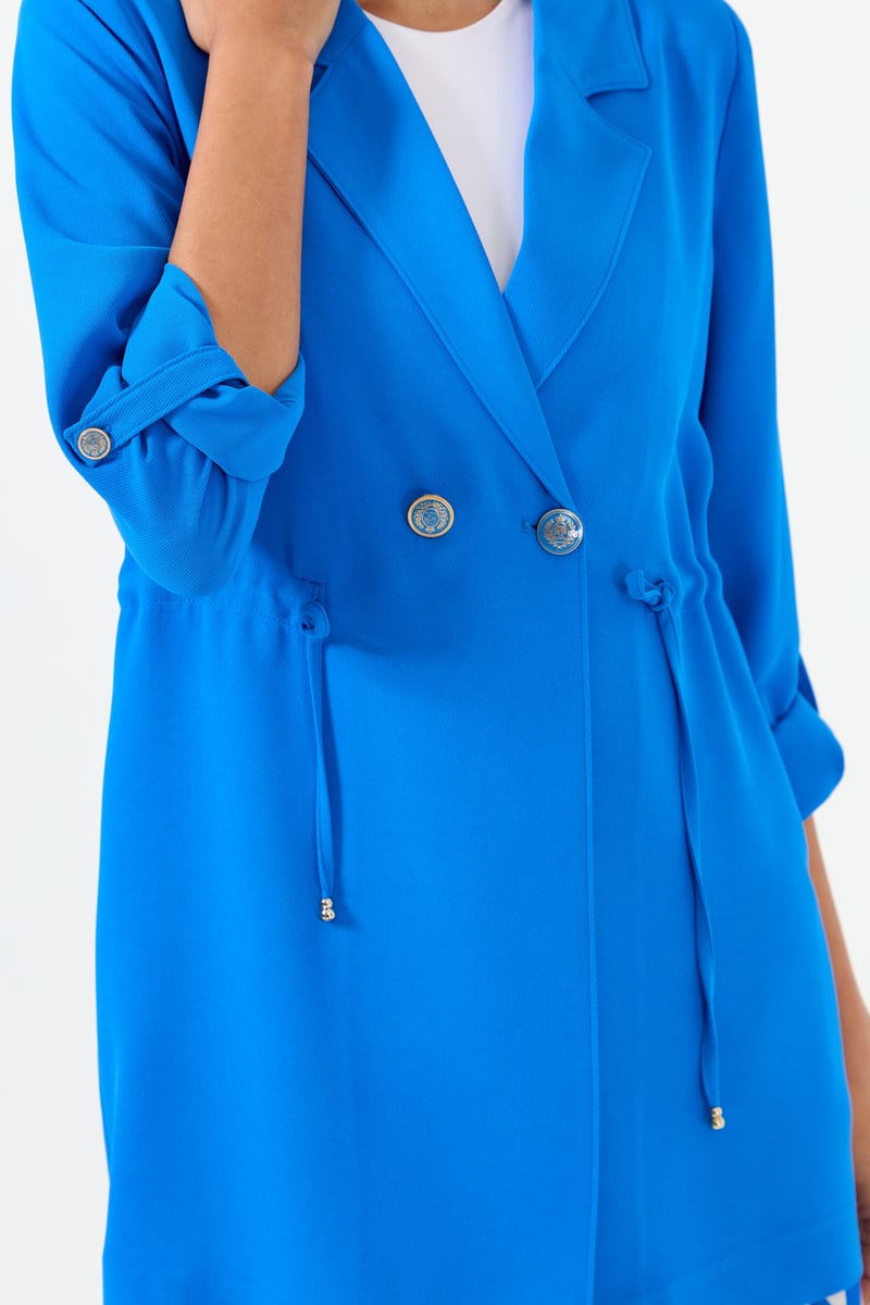 Veste avec boutons dorés