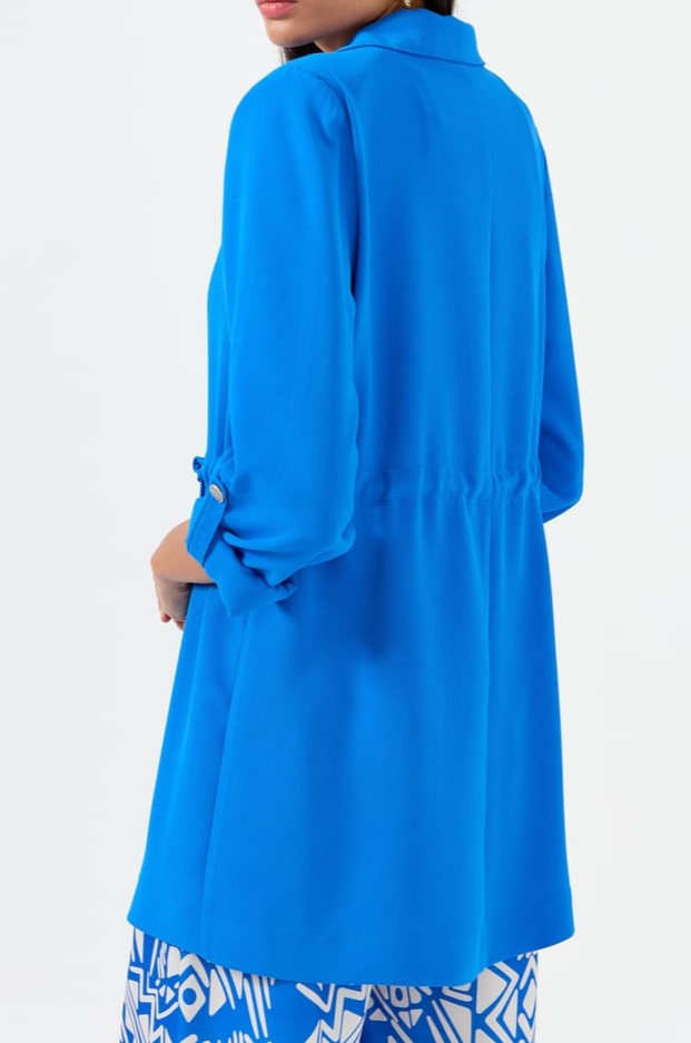 Veste avec boutons dorés