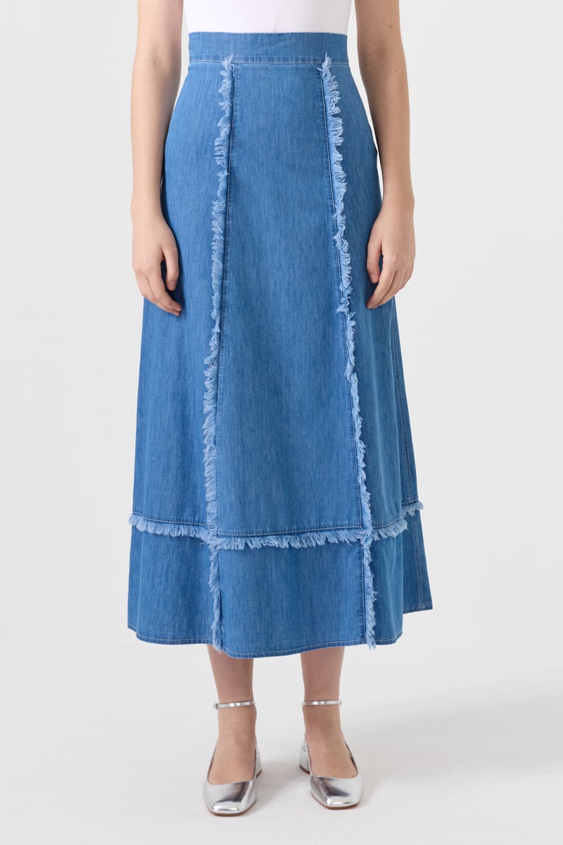 Jupe En Djean Légèrement Ouverte