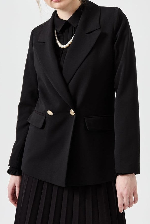 Blazer courte avec des boutons dorés