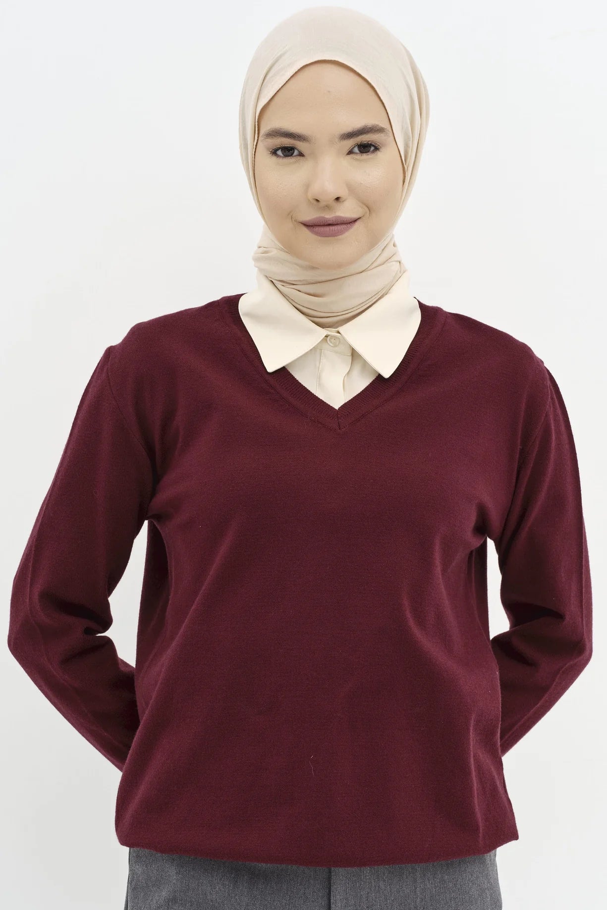 Pull détaillé avec boutons et manches