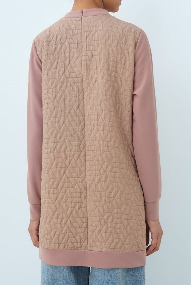 Pull matelassé avec détaille en colle