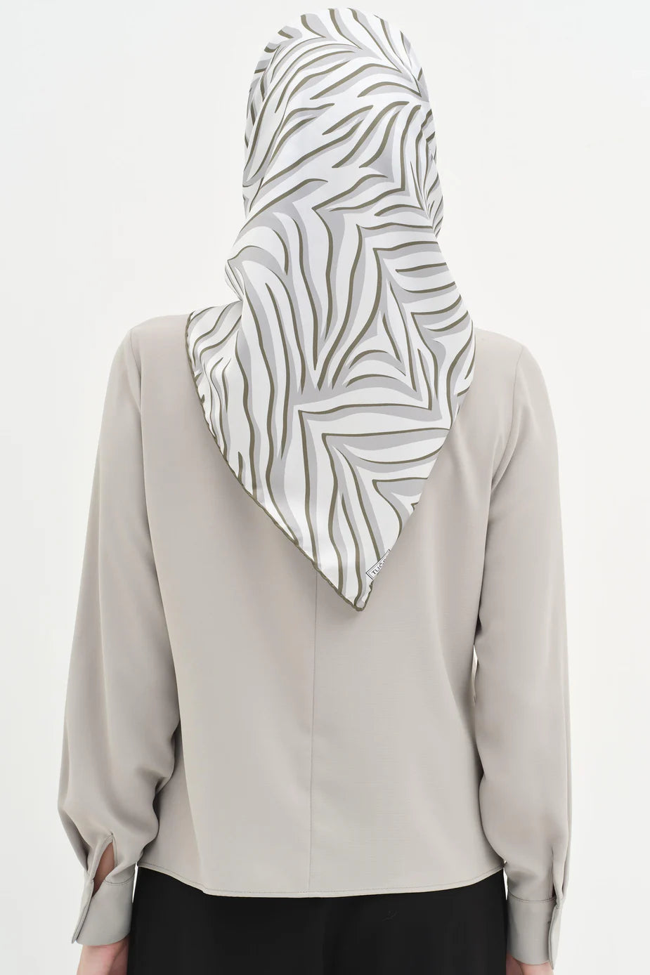 chemise froncée à col magnifique