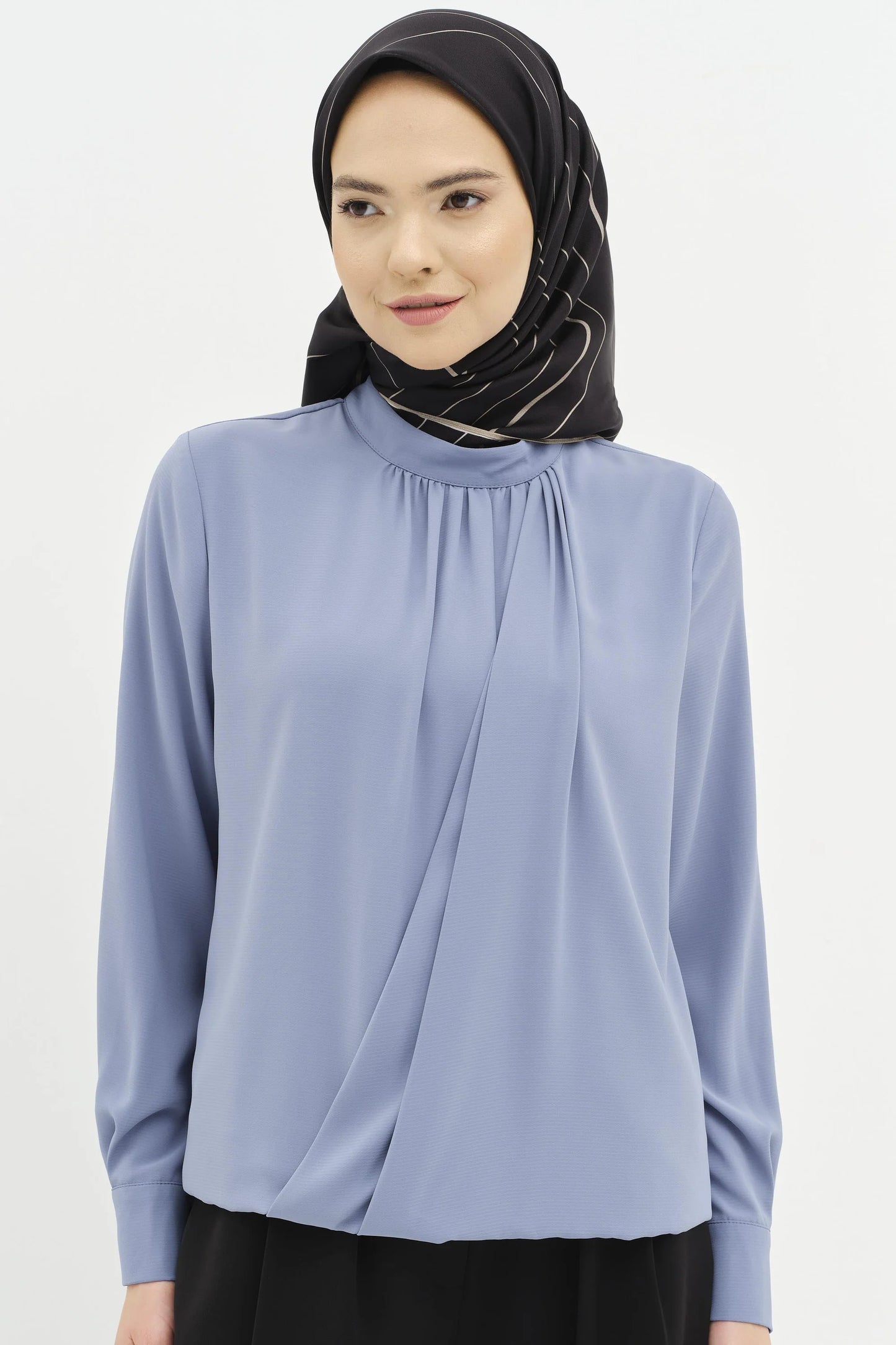 chemise froncée à col magnifique