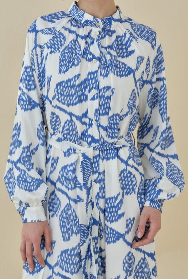 Robe imprimée avec ceinturée