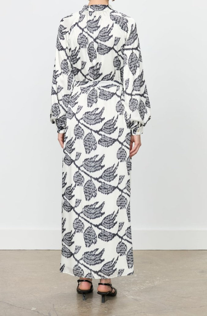 Robe imprimée avec ceinturée