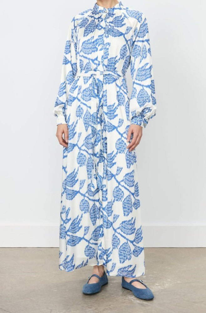 Robe imprimée avec ceinturée