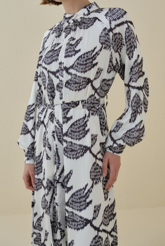 Robe imprimée avec ceinturée