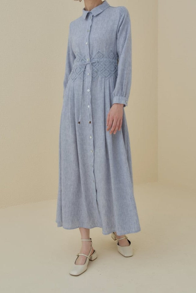 Robe en lin à motif détaillé en macramé à la taille