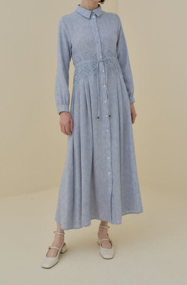 Robe en lin à motif détaillé en macramé à la taille