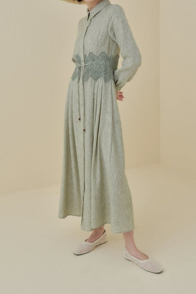 Robe en lin à motif détaillé en macramé à la taille