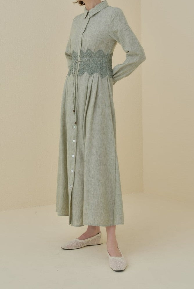 Robe en lin à motif détaillé en macramé à la taille