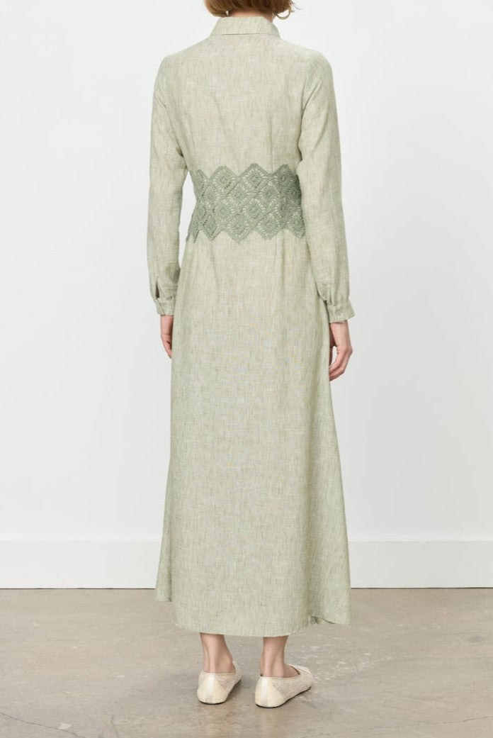 Robe en lin à motif détaillé en macramé à la taille