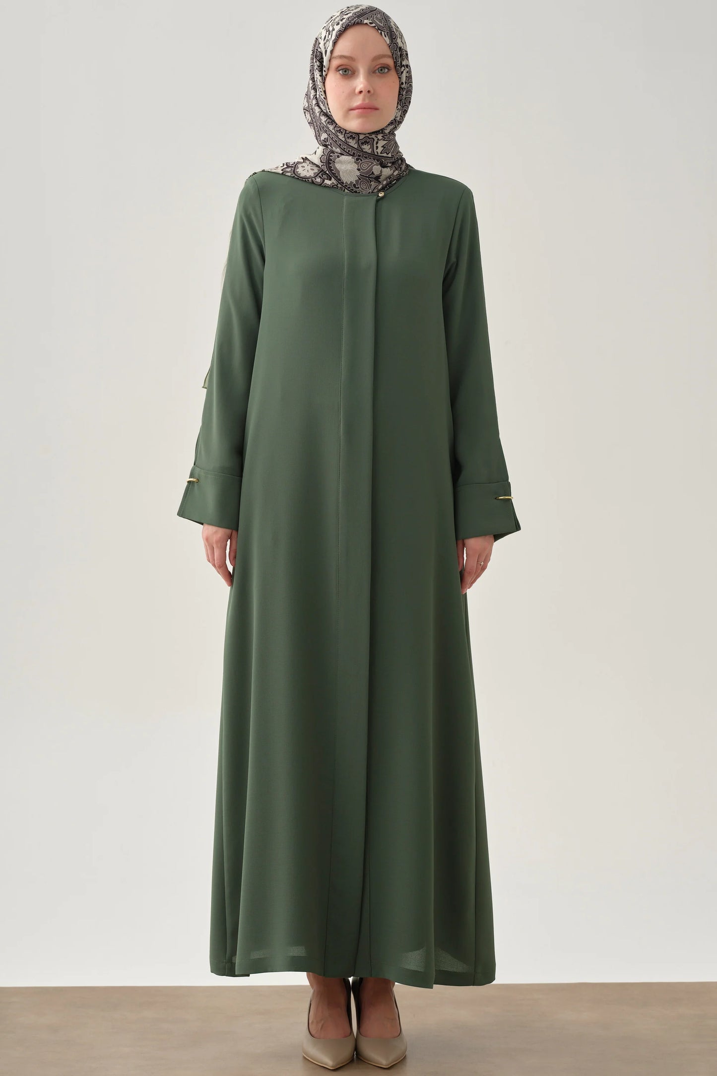 Abaya à double manchette avec détaillée