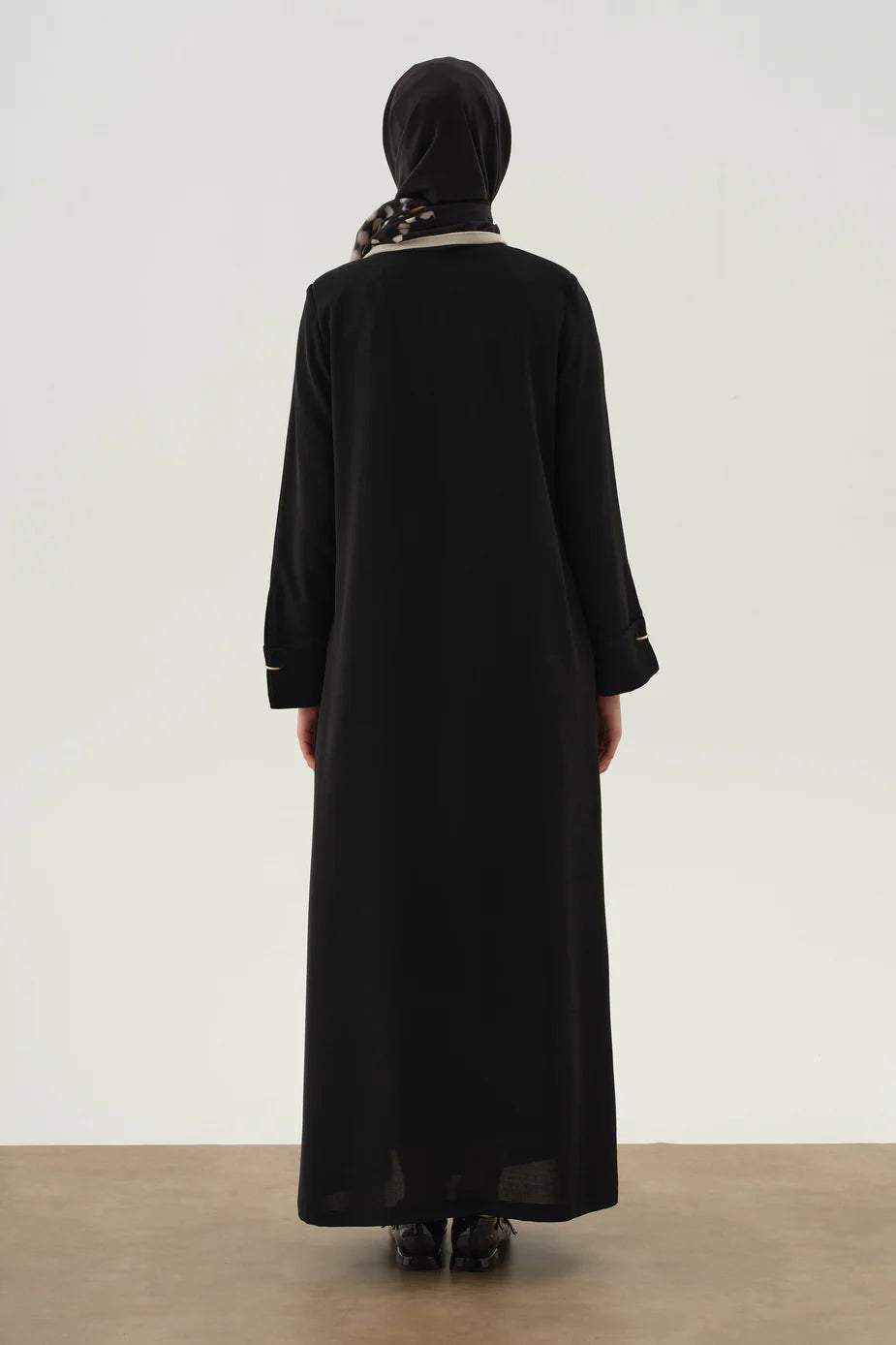 Abaya à double manchette avec détaillée