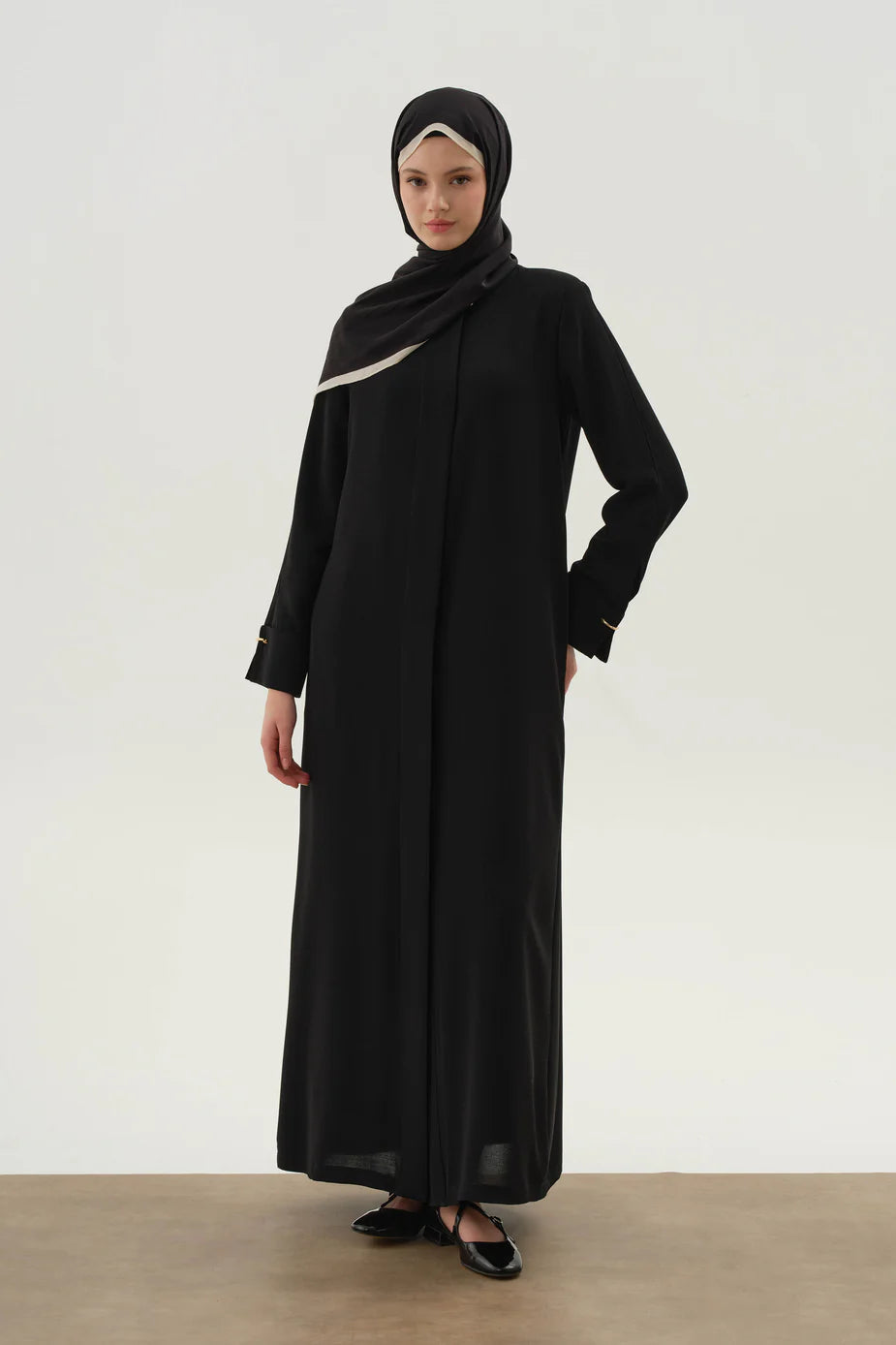 Abaya à double manchette avec détaillée