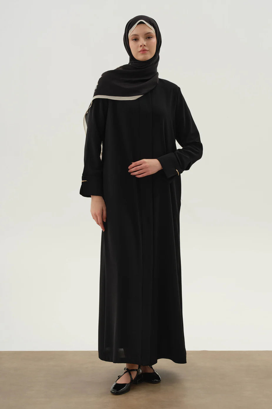Abaya à double manchette avec détaillée