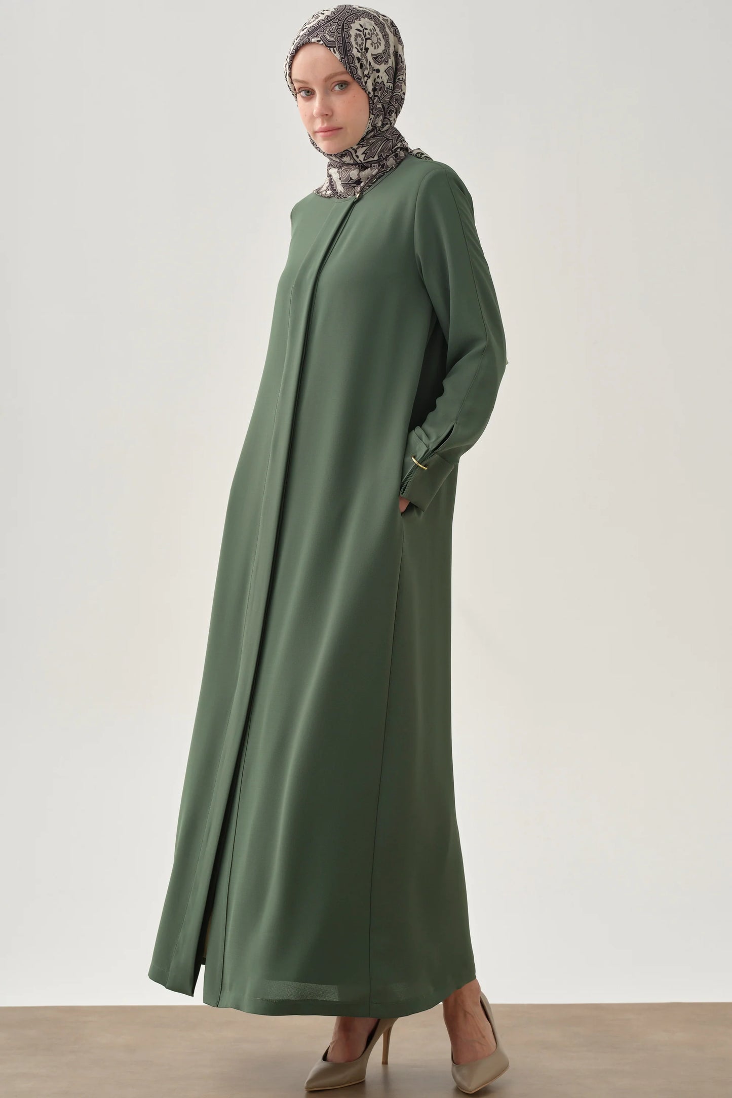 Abaya à double manchette avec détaillée