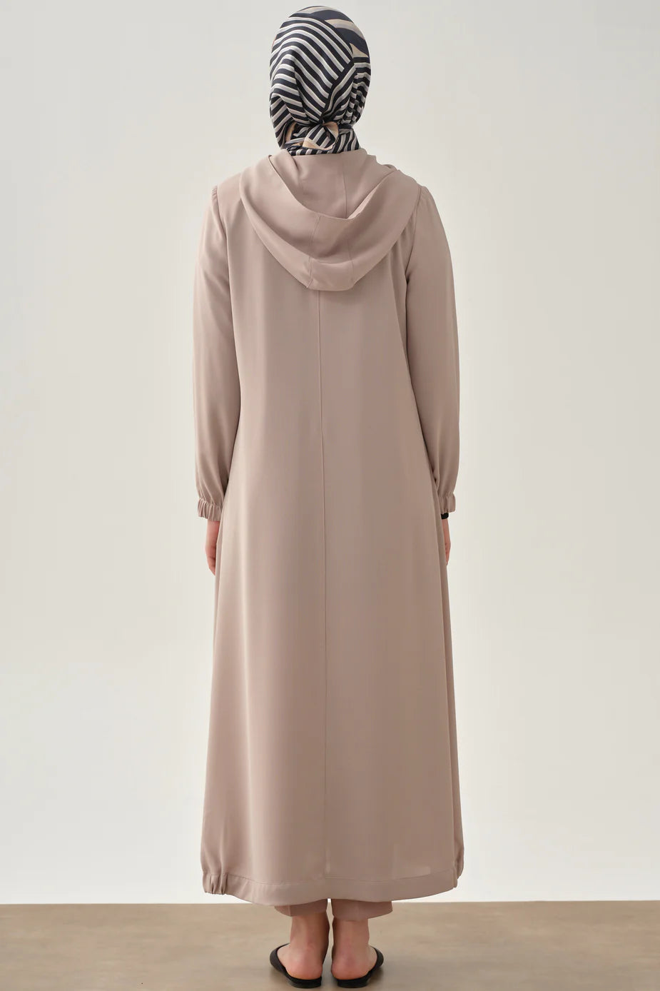 Abaya à capuche avec fermeture