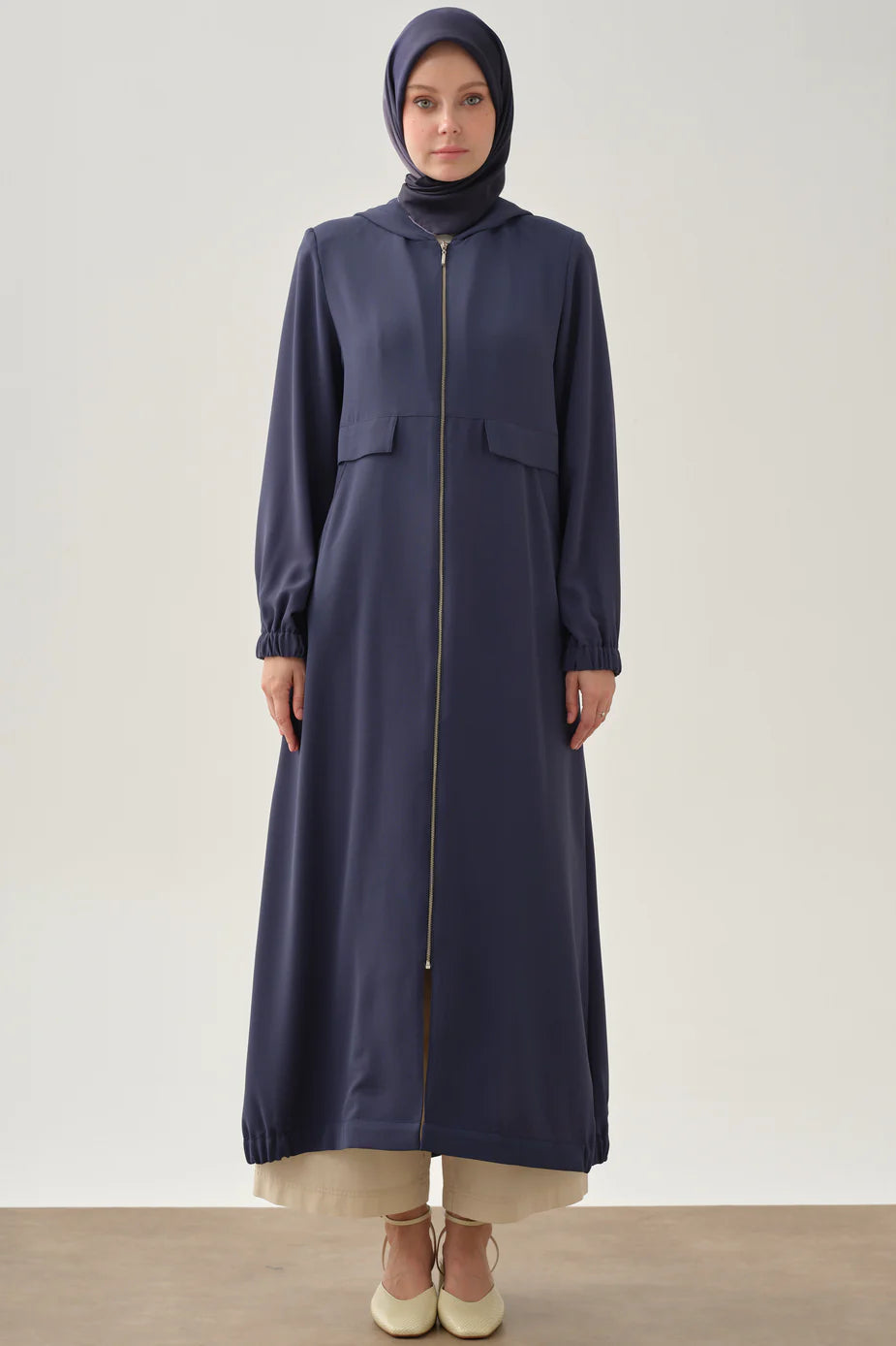 Abaya à capuche avec fermeture