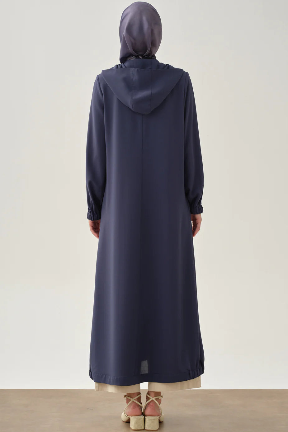 Abaya à capuche avec fermeture