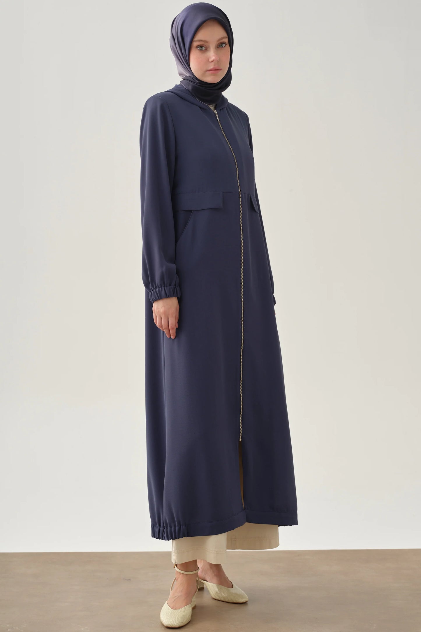 Abaya à capuche avec fermeture