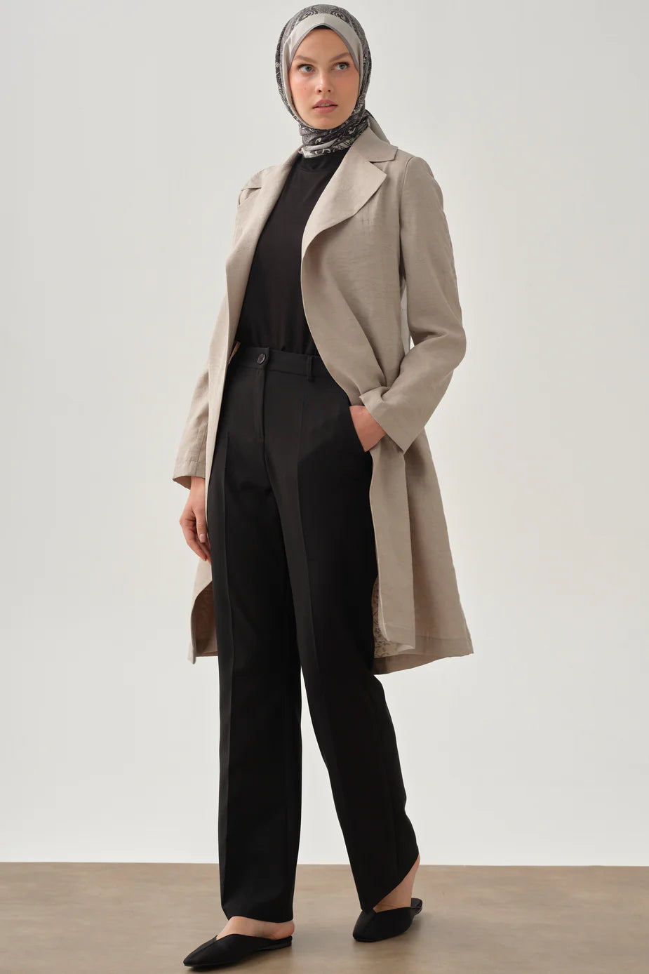 Pantalon à pinces et poches