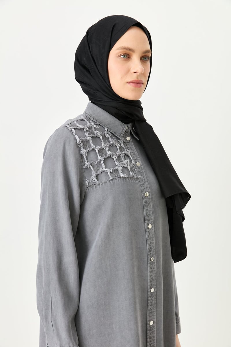 Tunique en Tence à pompons