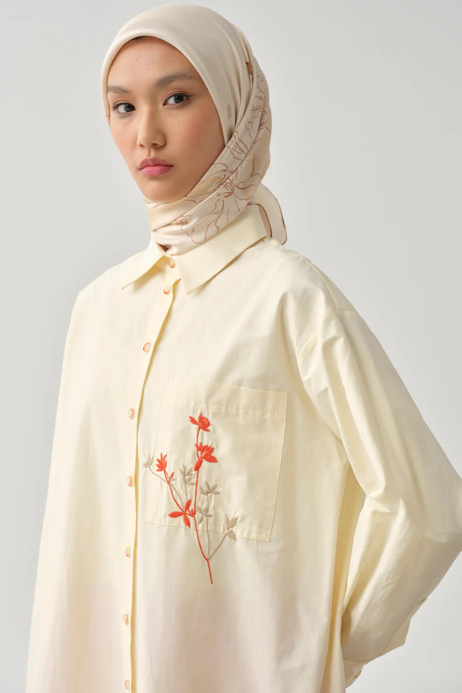 Tunique avec brodée de poches