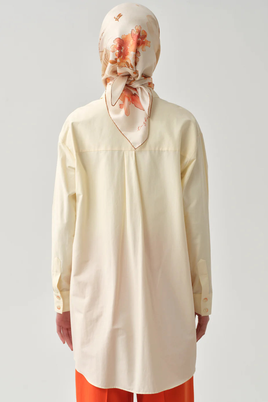 Tunique avec brodée de poches