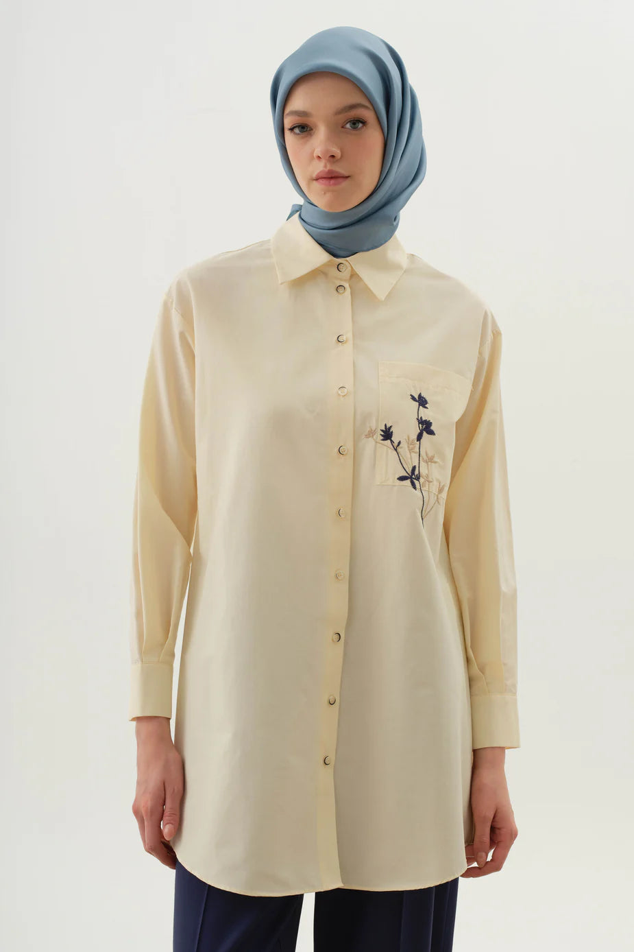 Tunique avec brodée de poches