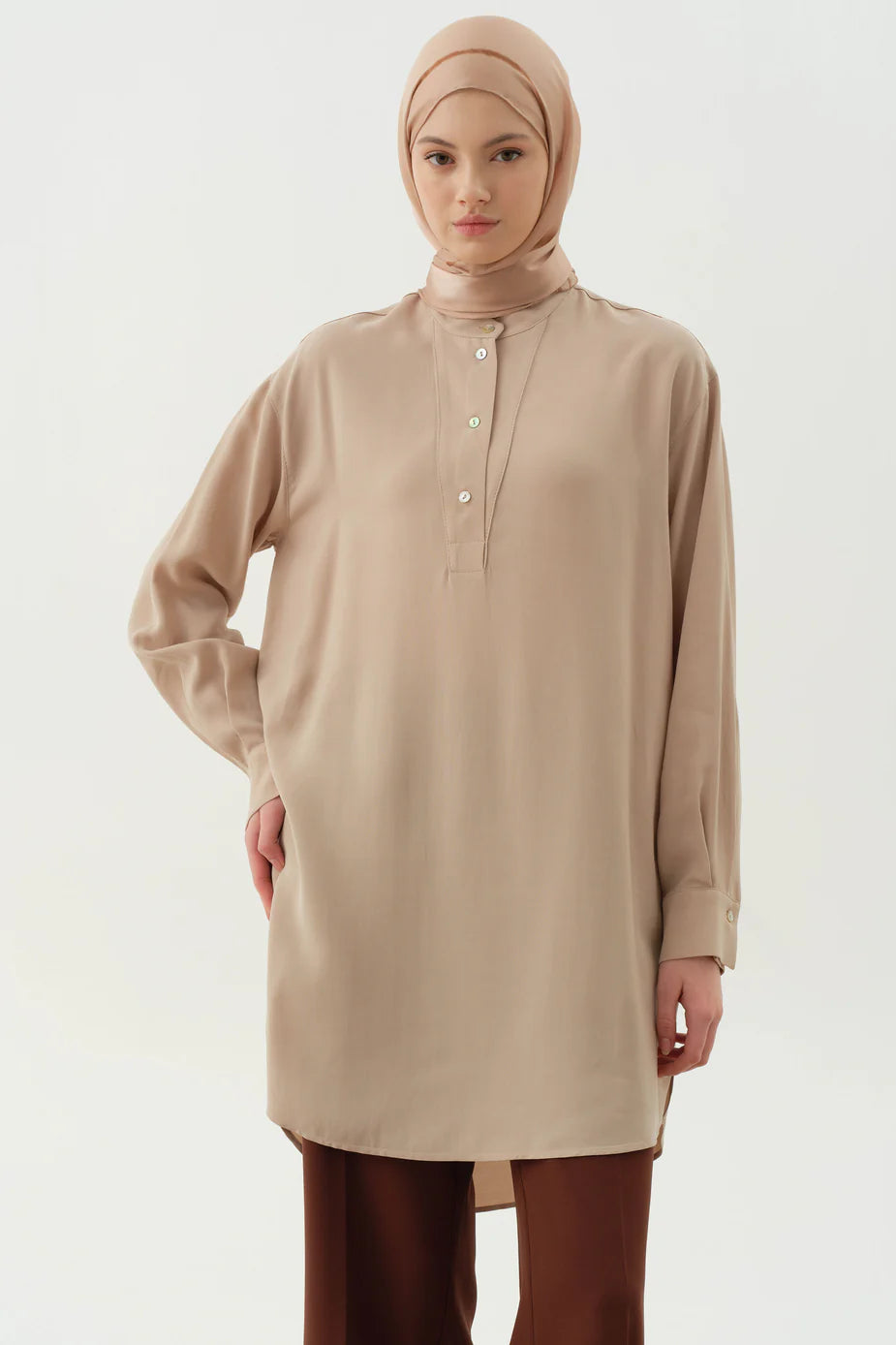 Tunique asymétrique à demi-patte