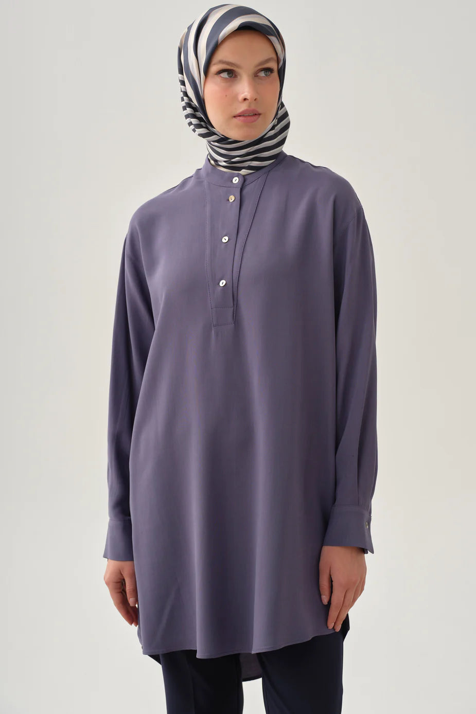 Tunique asymétrique à demi-patte