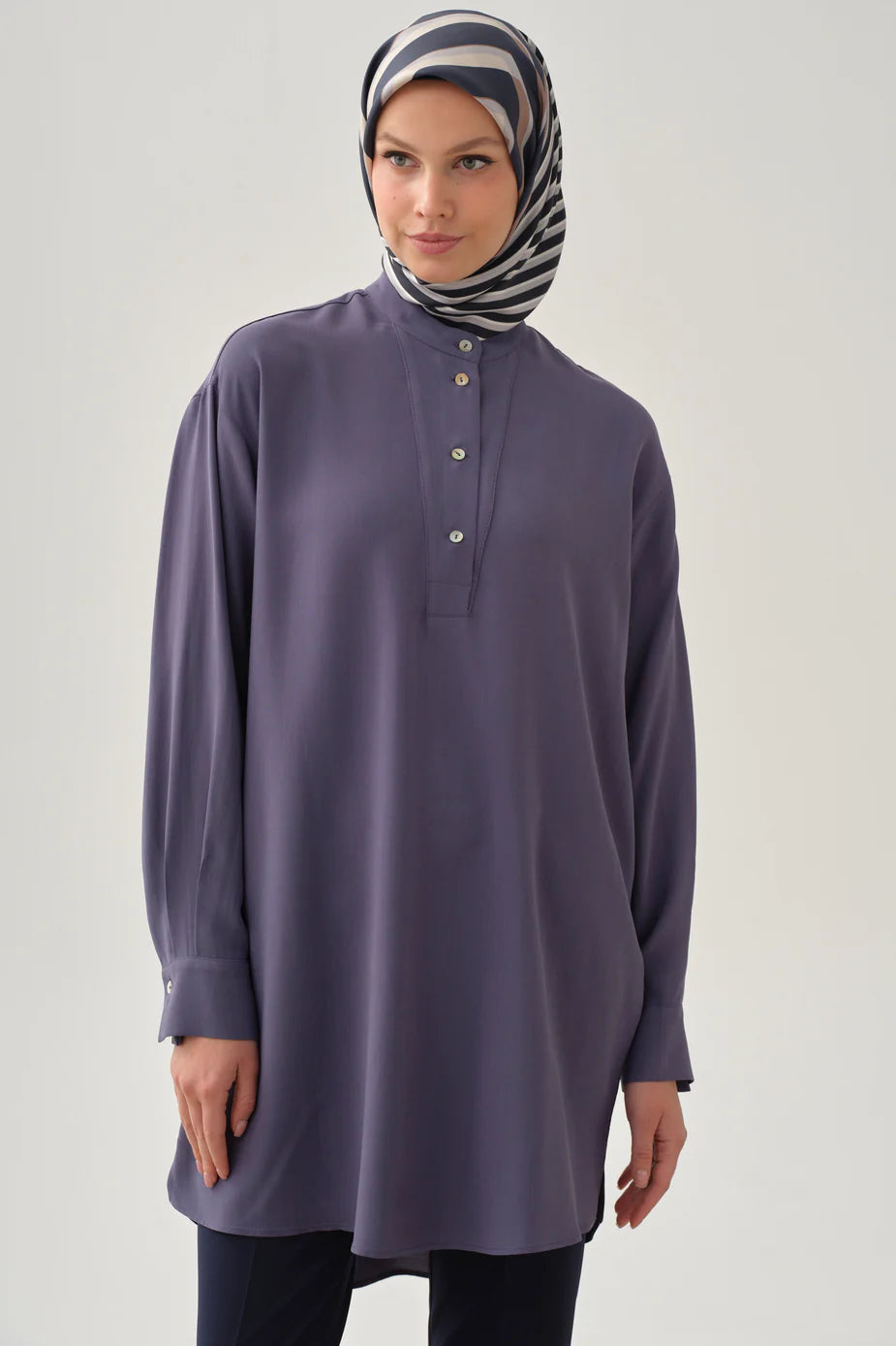 Tunique asymétrique à demi-patte