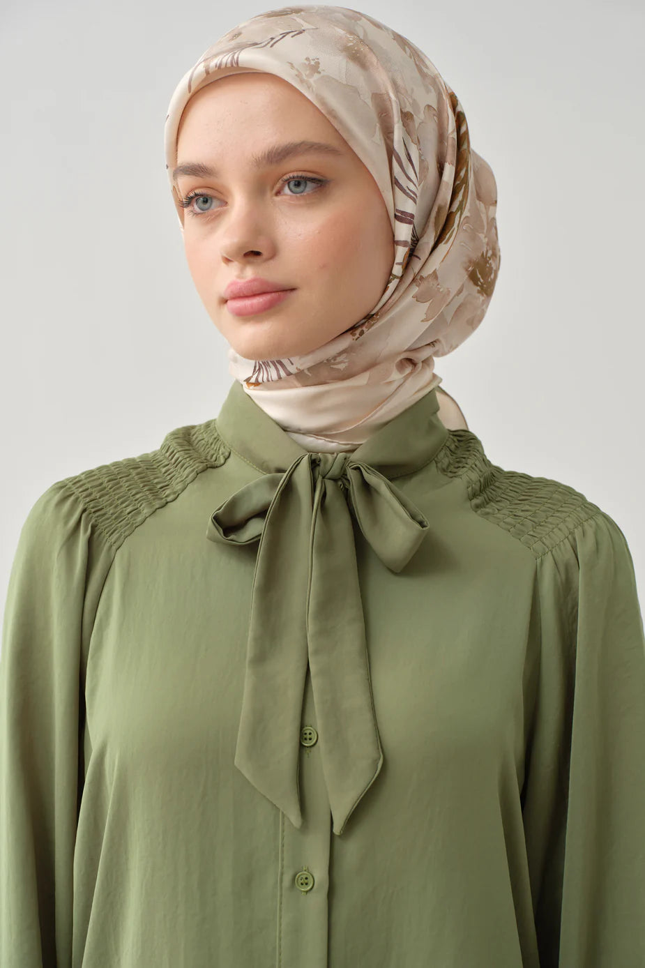 Tunique à col froncés