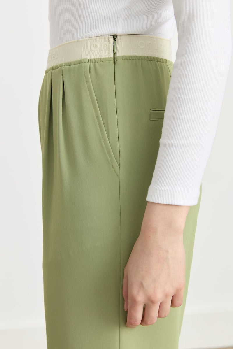 Pantalon plissé avec taille élastique