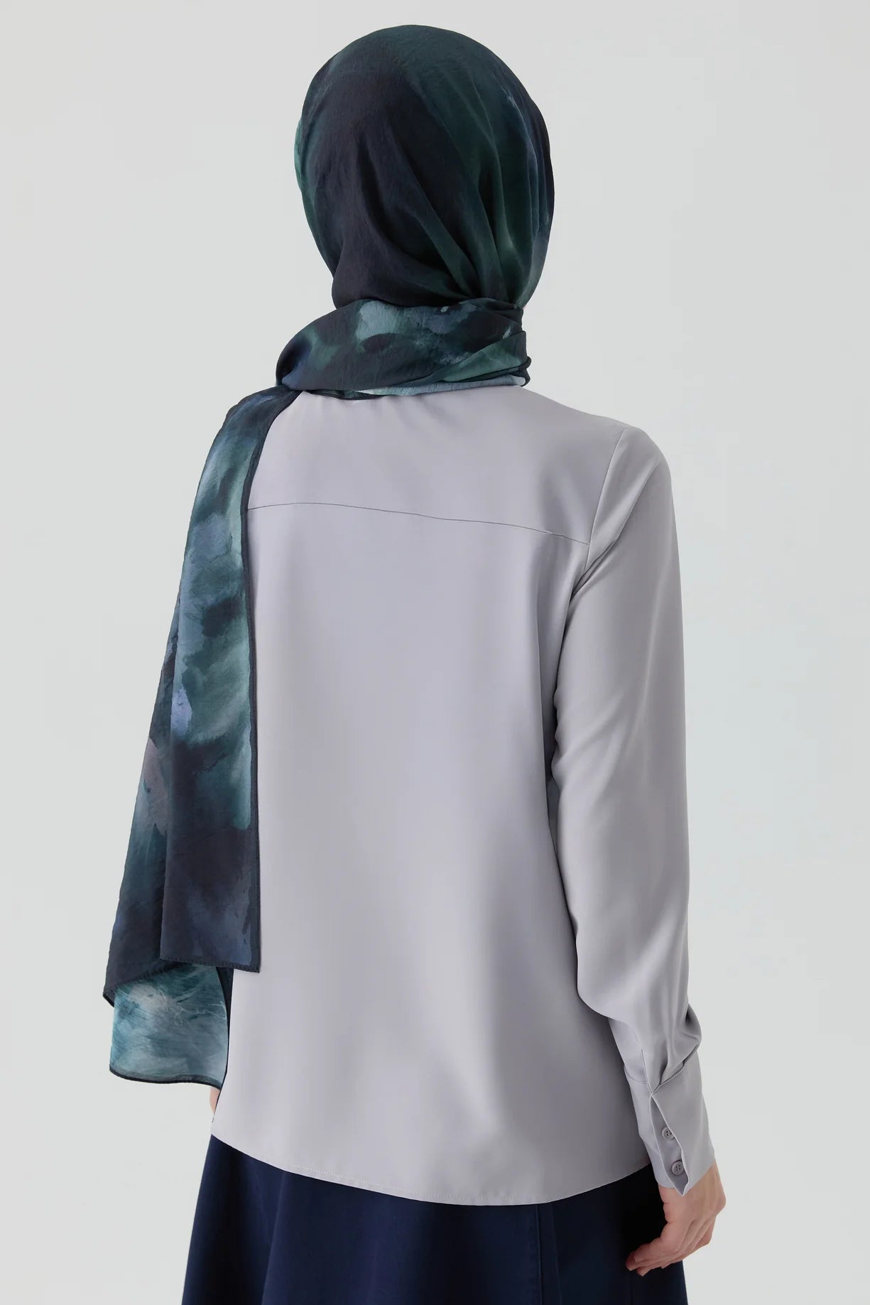 Chemise basique à patte de boutonnage cachée