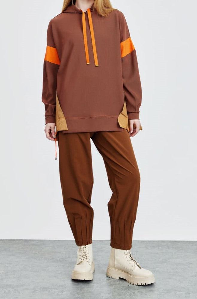 Pull marron avec capuche