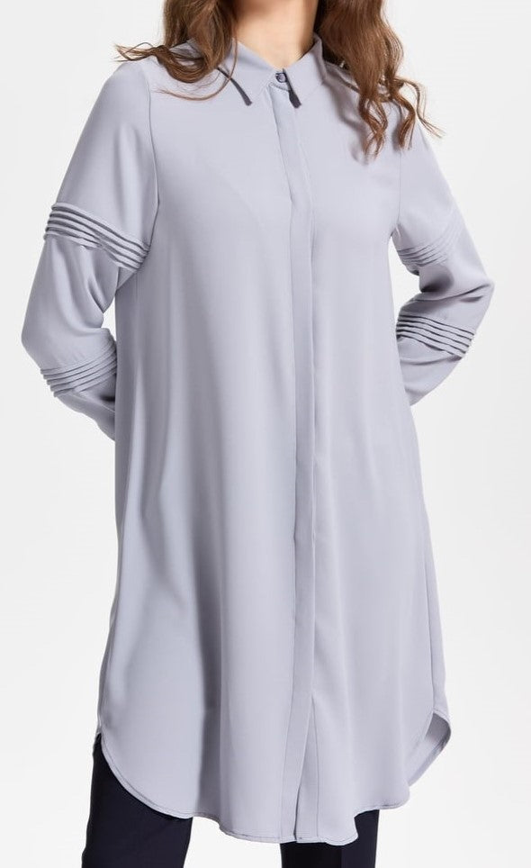 Tunique côtelée à col chemise avec détails aux manches