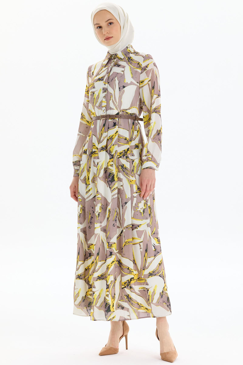 Robe à motif avec taille froncée et détails plissés