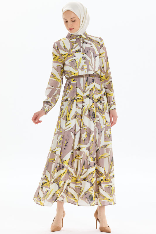 Robe à motif avec taille froncée et détails plissés
