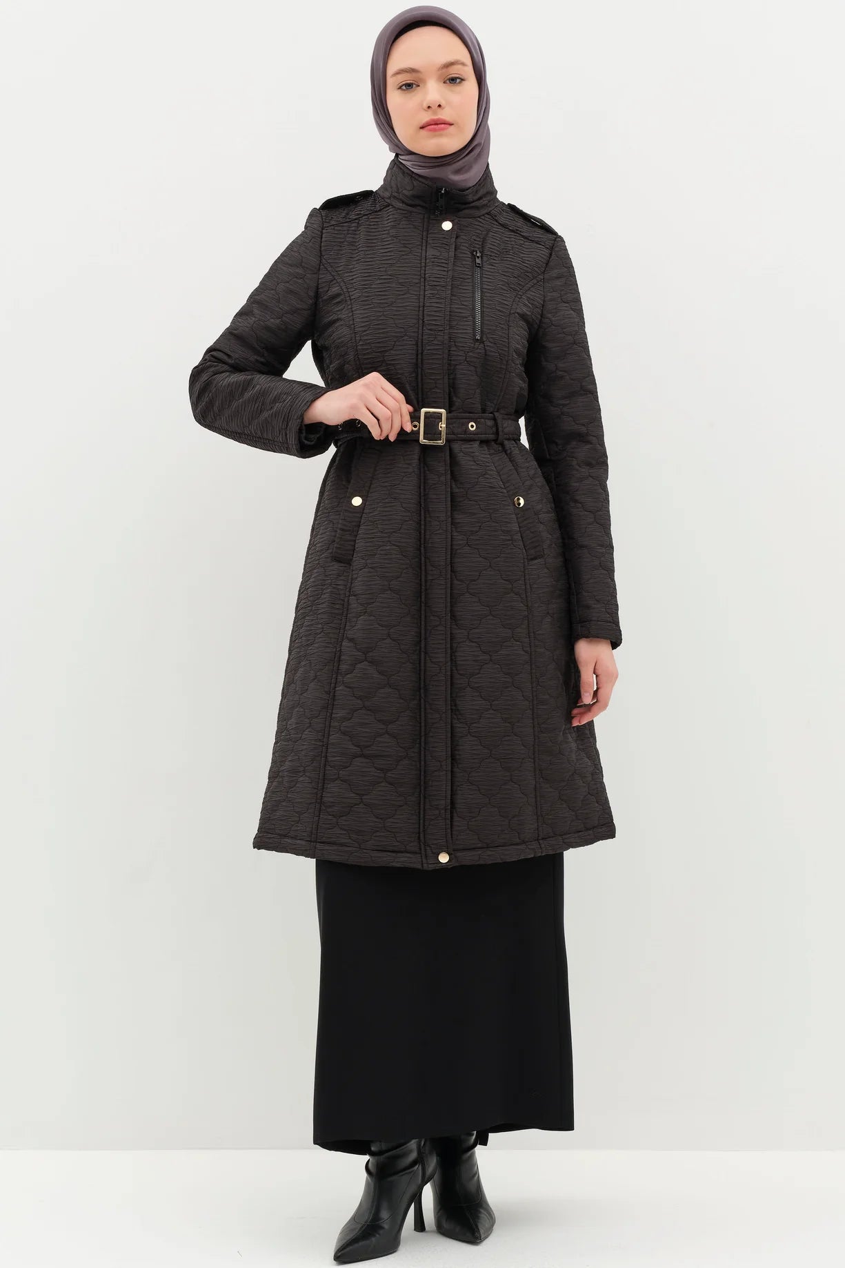 Manteau fin matelassé avec ceinturé