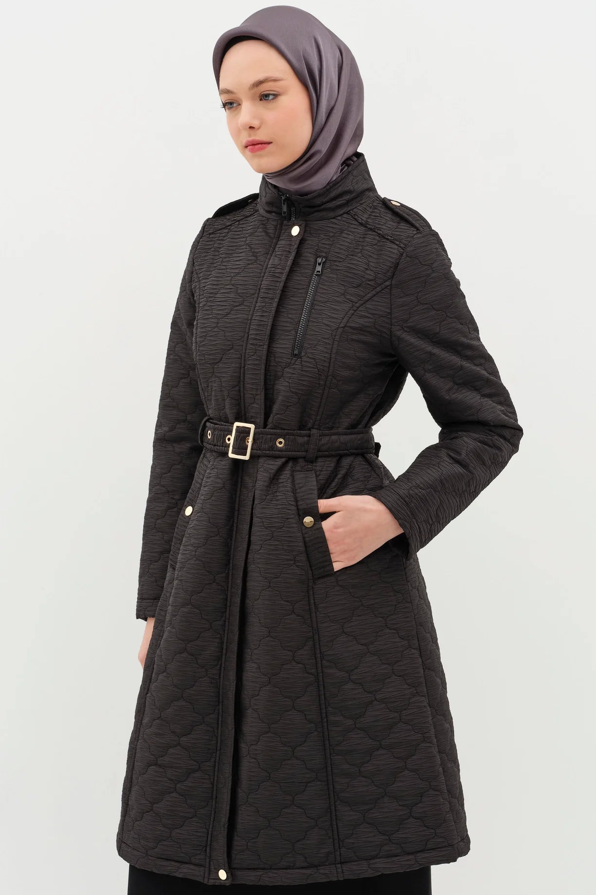 Manteau fin matelassé avec ceinturé