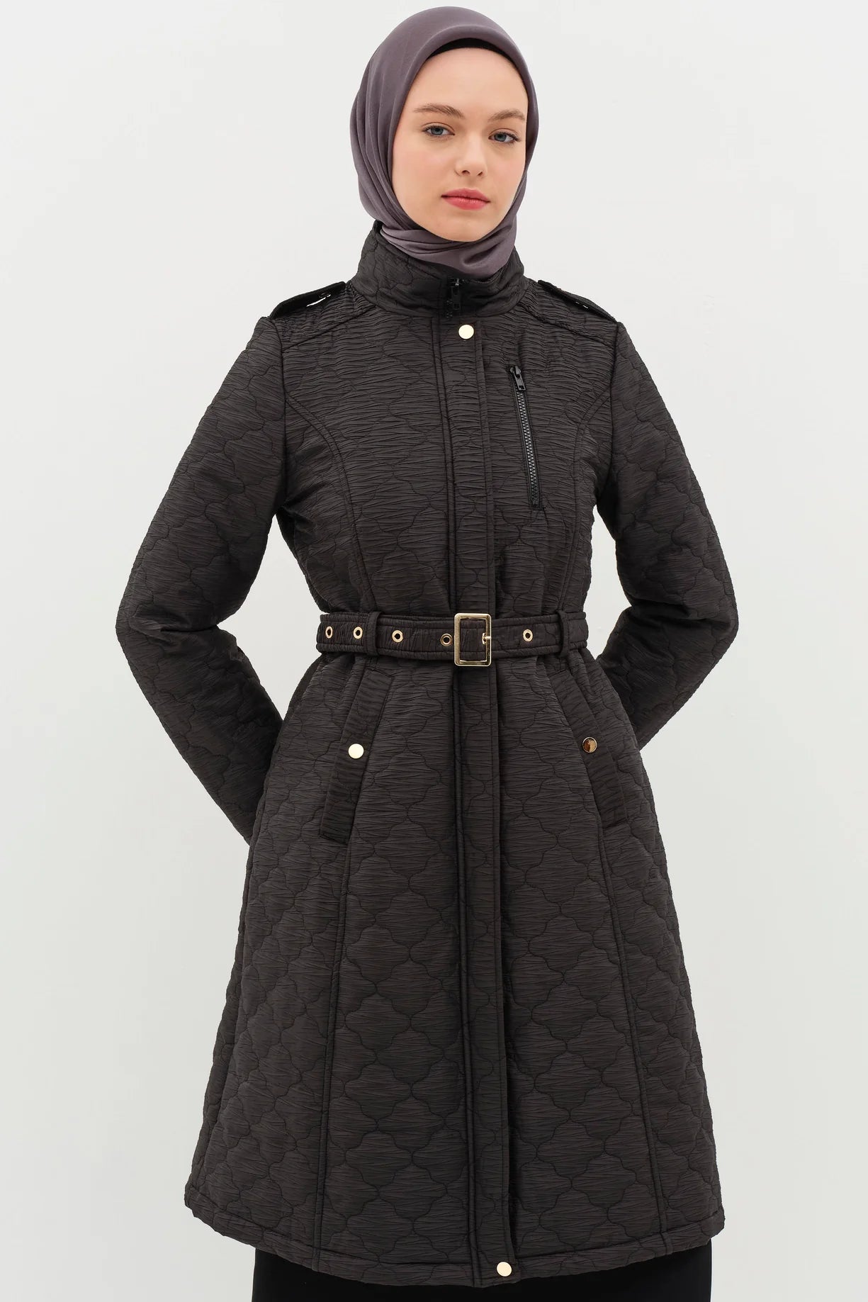 Manteau fin matelassé avec ceinturé