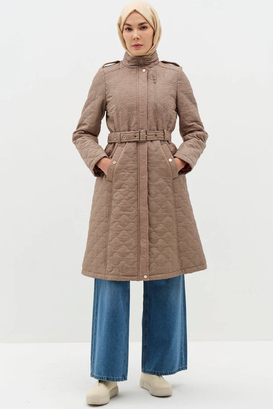 Manteau fin matelassé avec ceinturé