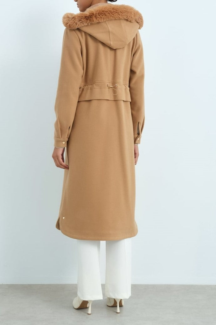 Manteau cachemire ovale à la taille froncée sur les côtés