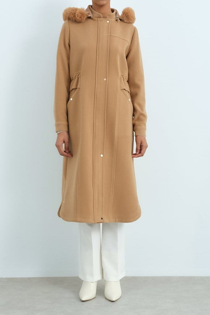 Manteau cachemire ovale à la taille froncée sur les côtés