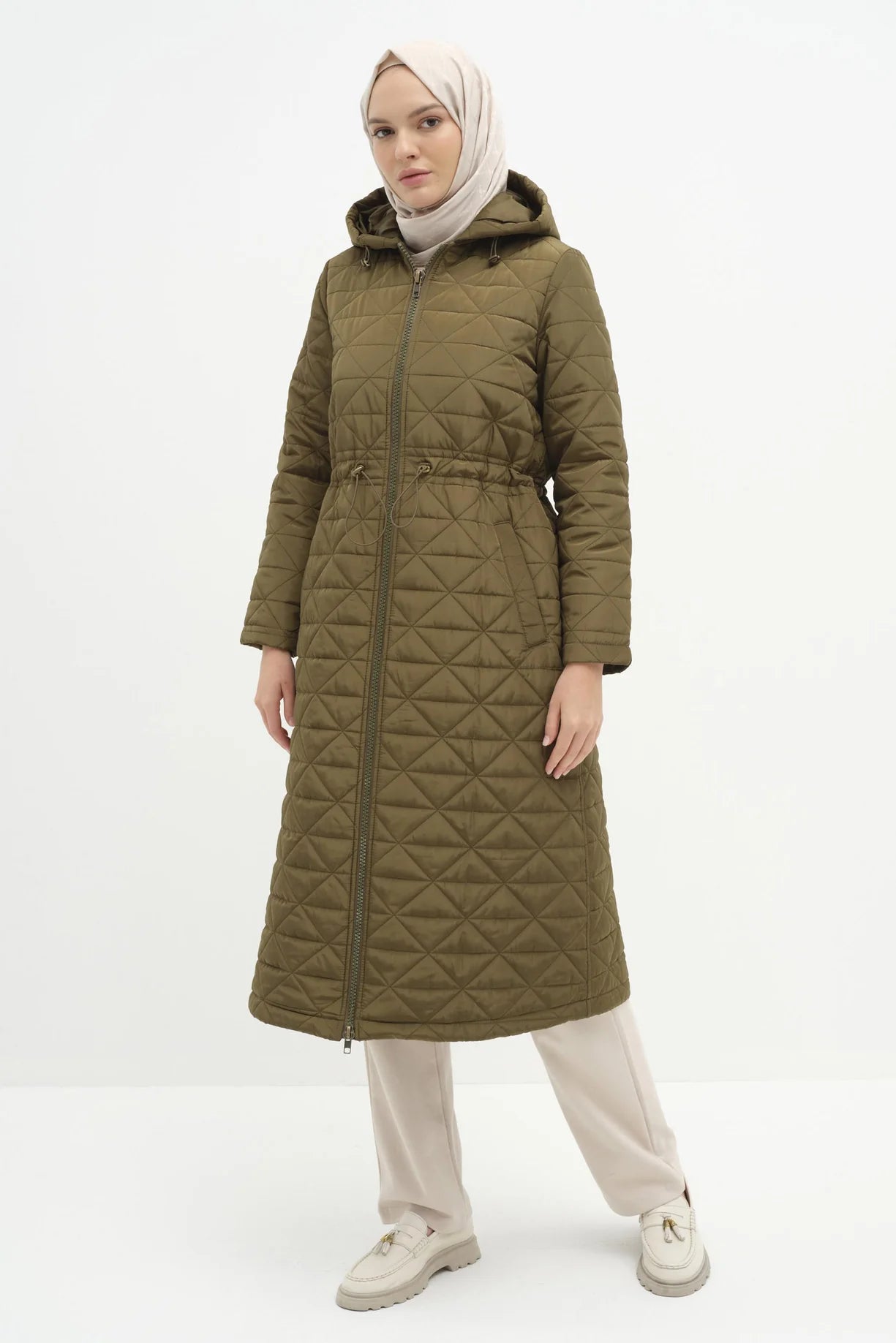 Manteau matelassé avec capuche